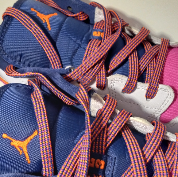 Air Jordan 1 Low GS 'Fire Pink Hyper Crimson' - Picture 3 of 7